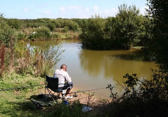 guy-fishing-in-Cornwall-leisure-time